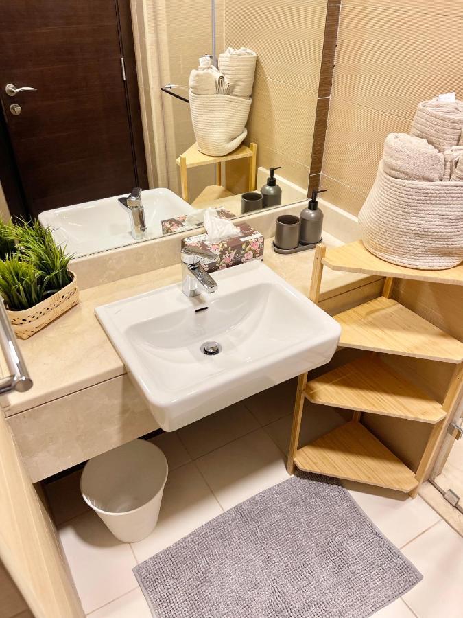 Super Elegant Studio Apartment-Sparkle Tower By Sweet Homes Dubai Eksteriør bilde