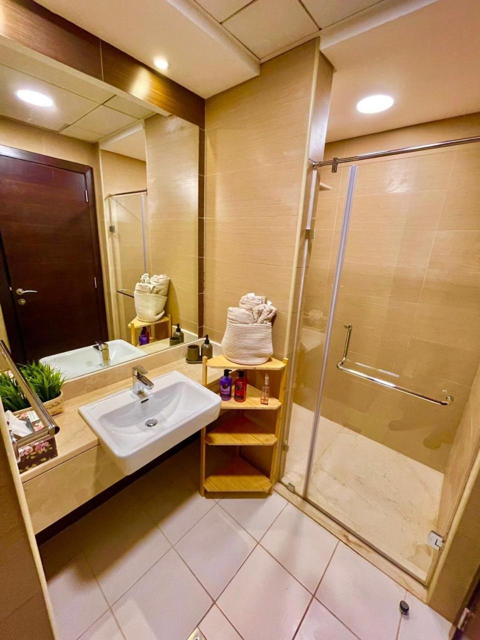 Super Elegant Studio Apartment-Sparkle Tower By Sweet Homes Dubai Eksteriør bilde